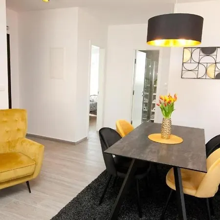 Mat Apartment *